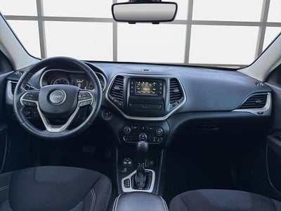 2015 Jeep Cherokee 4d SUV 4WD Latitude