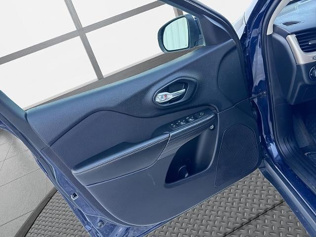 2015 Jeep Cherokee 4d SUV 4WD Latitude