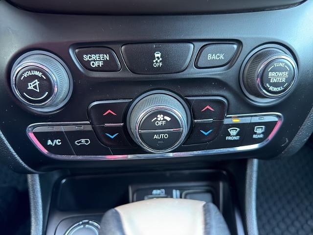 2015 Jeep Cherokee 4d SUV 4WD Latitude