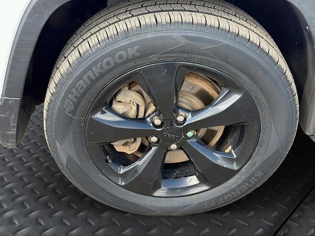 2015 Jeep Cherokee 4d SUV 4WD Altitude V6