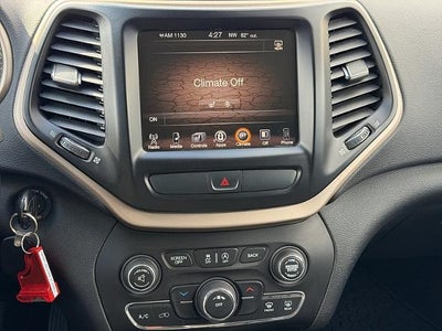2015 Jeep Cherokee 4d SUV 4WD Altitude V6