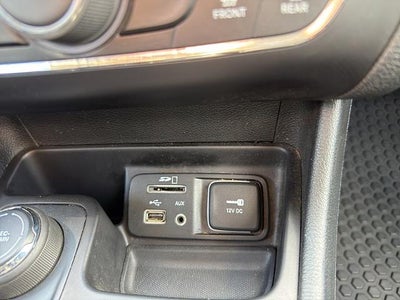 2015 Jeep Cherokee 4d SUV 4WD Altitude V6