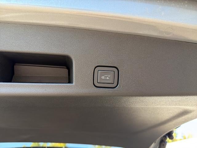 2027 GMC Acadia AT4