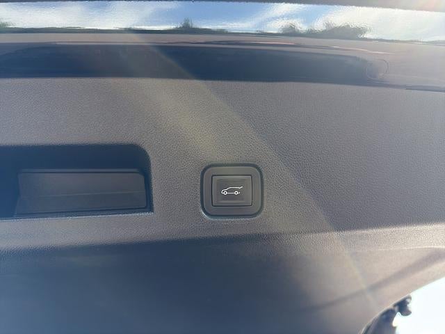 2025 GMC Acadia AWD AT4
