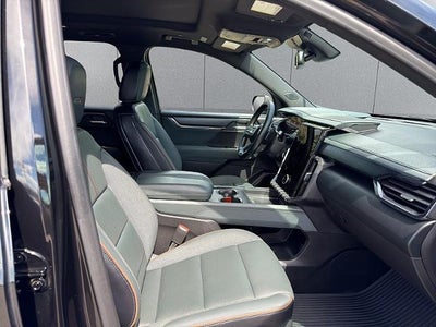 2025 GMC Acadia AWD AT4