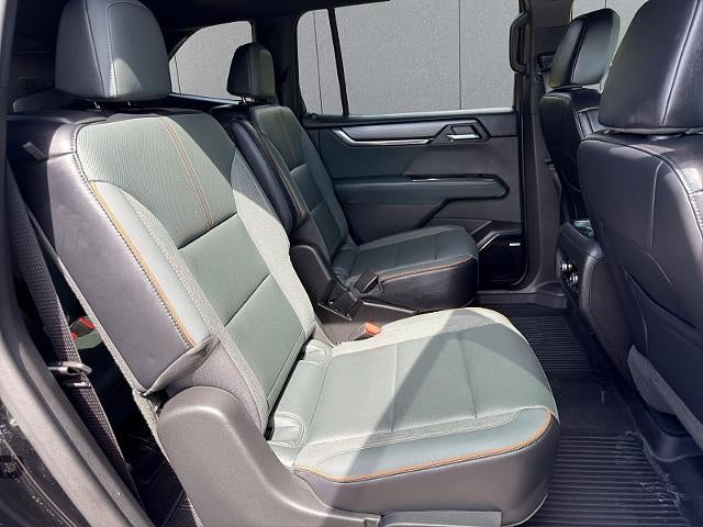 2025 GMC Acadia AWD AT4