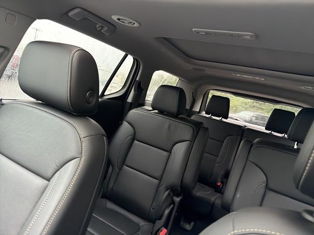 2022 GMC Acadia SLT