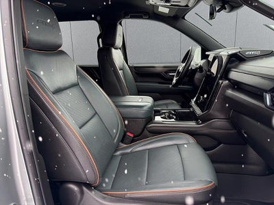 2025 GMC Yukon XL AT4