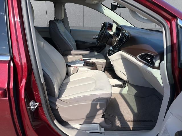 2017 Chrysler Pacifica 4d Wagon Touring-L