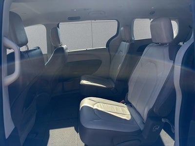 2017 Chrysler Pacifica 4d Wagon Touring-L