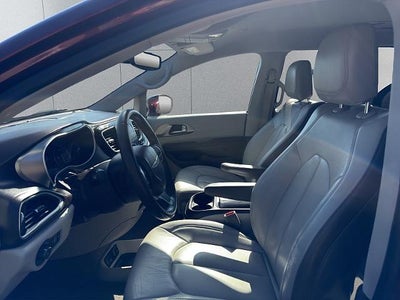 2017 Chrysler Pacifica 4d Wagon Touring-L