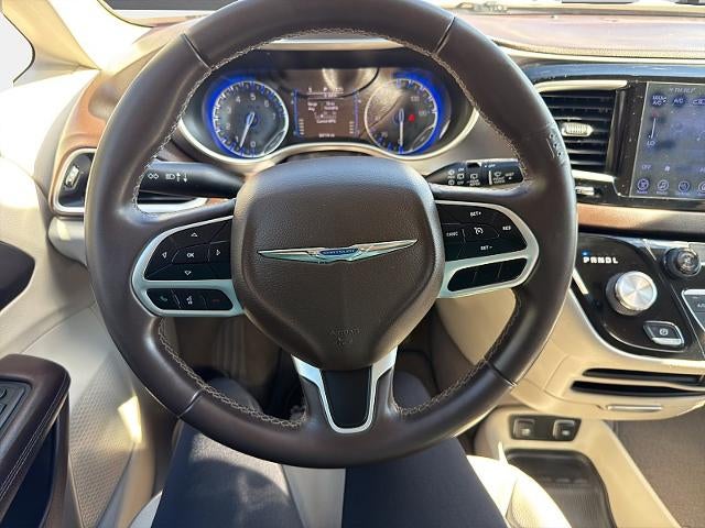 2017 Chrysler Pacifica 4d Wagon Touring-L