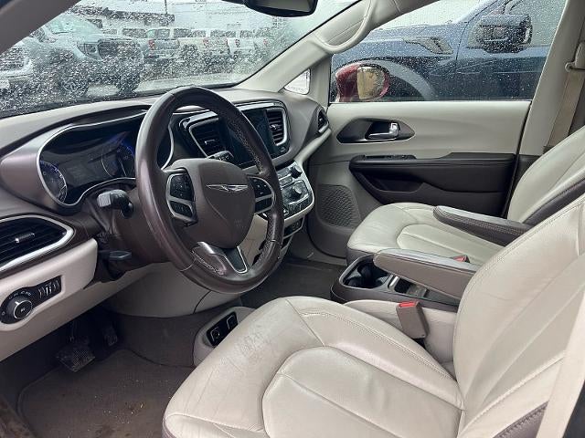 2017 Chrysler Pacifica 4d Wagon Touring-L