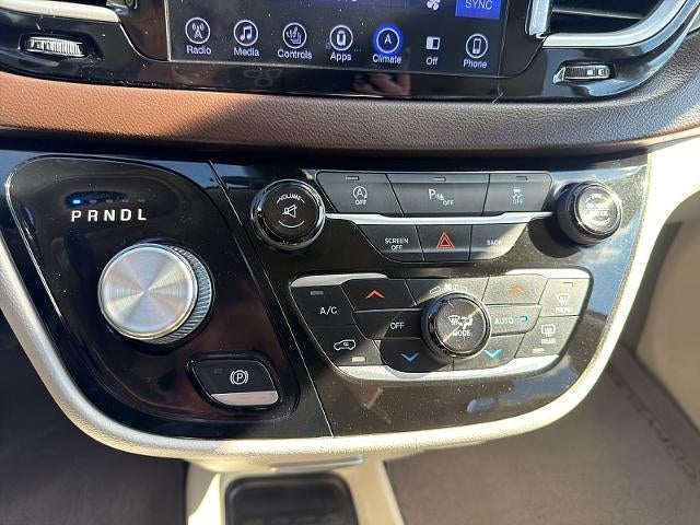 2017 Chrysler Pacifica 4d Wagon Touring-L