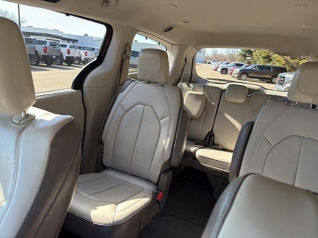 2017 Chrysler Pacifica 4d Wagon Touring-L