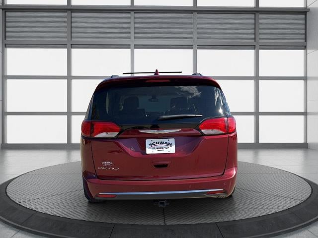 2017 Chrysler Pacifica 4d Wagon Touring-L