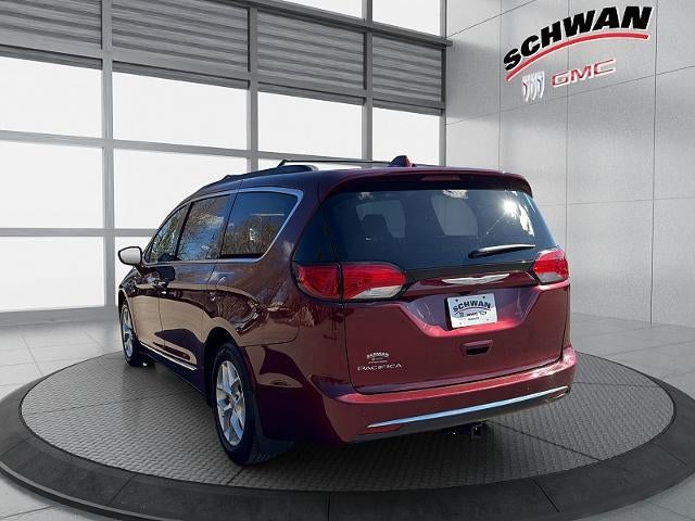 2017 Chrysler Pacifica 4d Wagon Touring-L