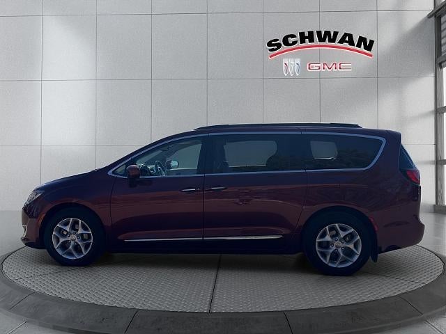 2017 Chrysler Pacifica 4d Wagon Touring-L