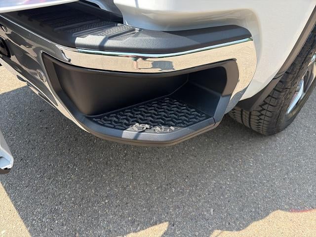 2026 GMC Sierra 1500 SLT - Photo 14