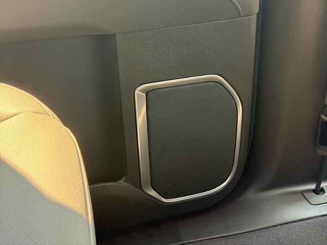 2026 GMC Sierra 1500 SLT - Photo 23