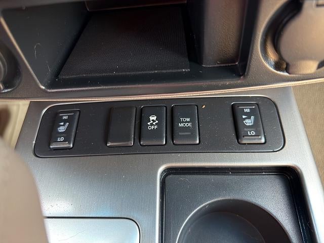 2014 Nissan Armada 4d SUV 4WD SL