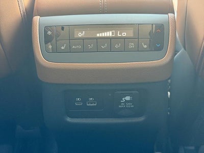 2025 Nissan Pathfinder Platinum