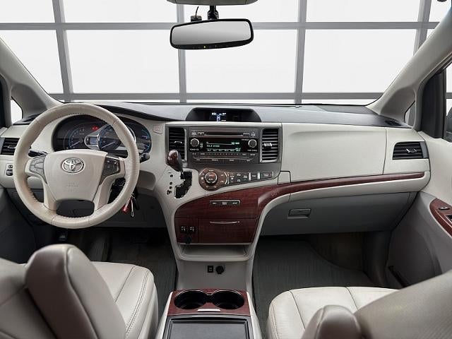 2014 Toyota Sienna 4d Wagon XLE