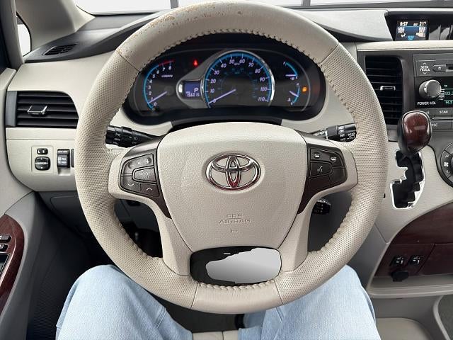 2014 Toyota Sienna 4d Wagon XLE