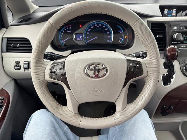 2014 Toyota Sienna 4d Wagon XLE