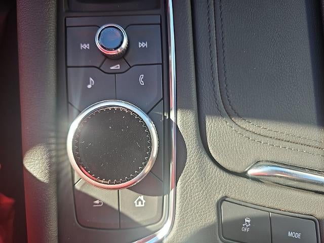 2025 Cadillac XT6 Luxury